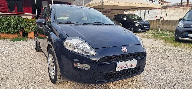 Usata Fiat Punto Street 77 CV (56 kW) 2016 Blu Utilitaria