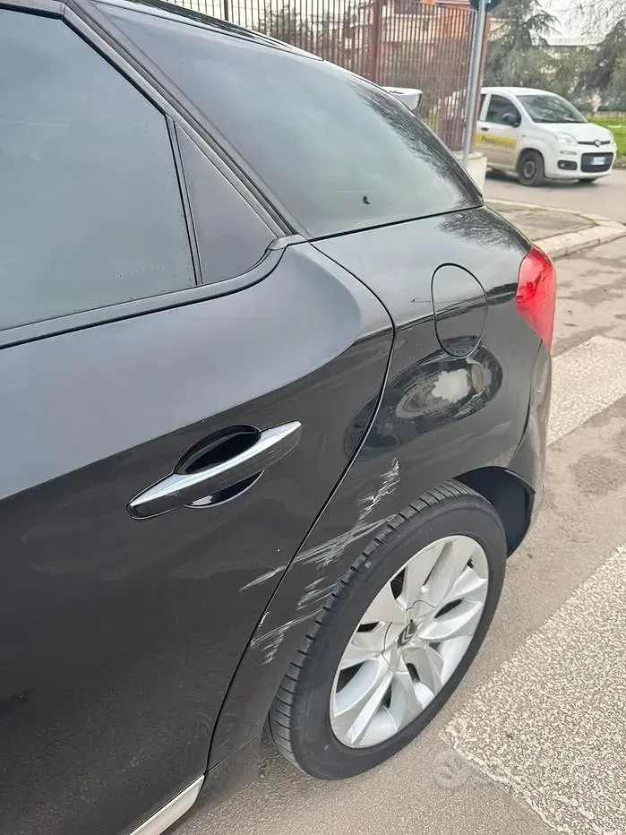 Usata Citroën DS5 2012 Nero Utilitaria
