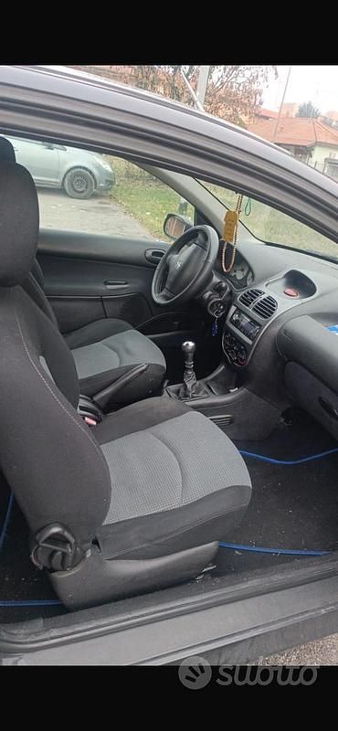 Usata Peugeot 206 75 CV (55 kW) 2005 Nero Berlina