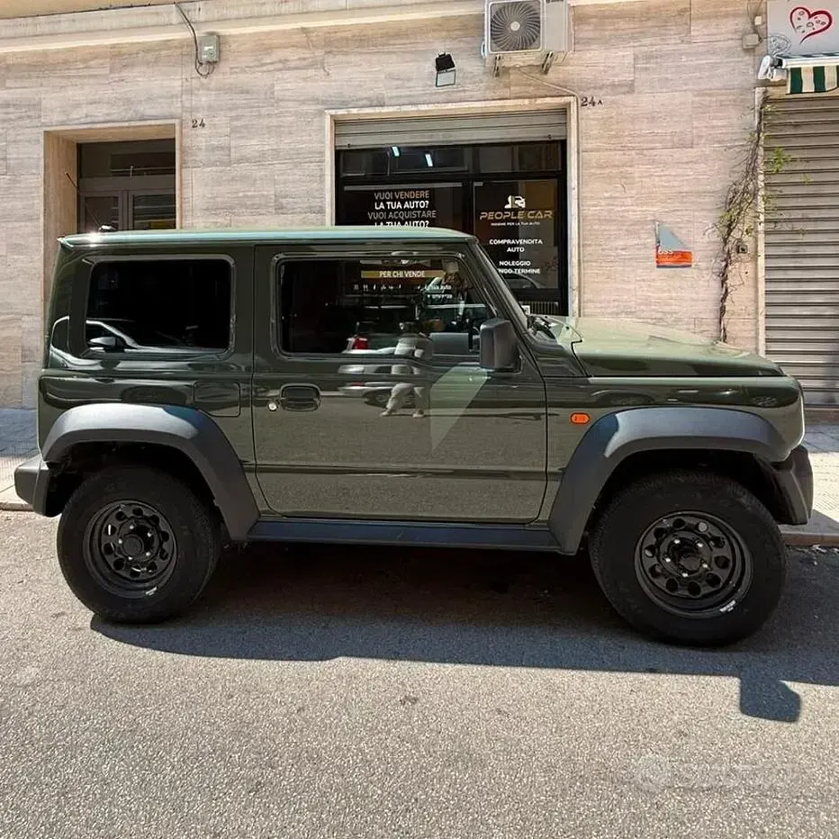 Usata Suzuki Jimny 102 CV (75 kW) 2023 Verde SUV