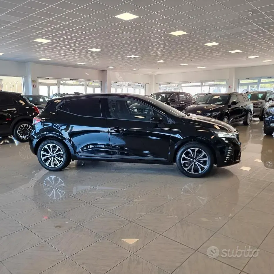 Nuevo Renault Clio V Techno 101 CV (74 kW) 2026 Negro Berlina