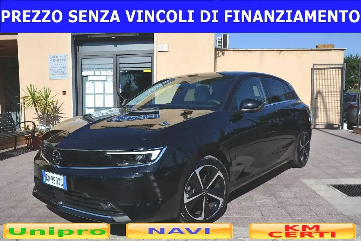 Usata Opel Astra Elegance 131 CV (96 kW) 2023 Nero Utilitaria