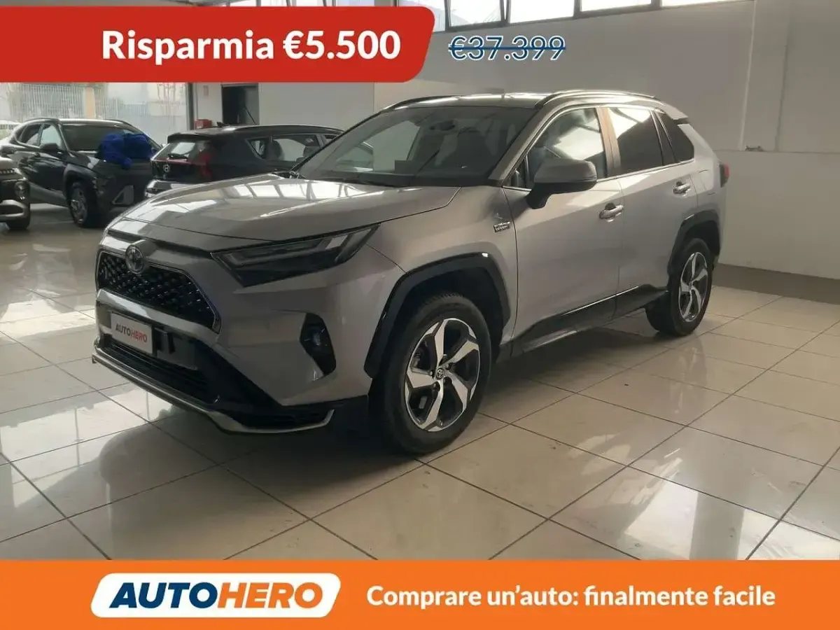 Second-hand Toyota RAV4 Hybrid 185 CP (136 kW) 2022 SUV