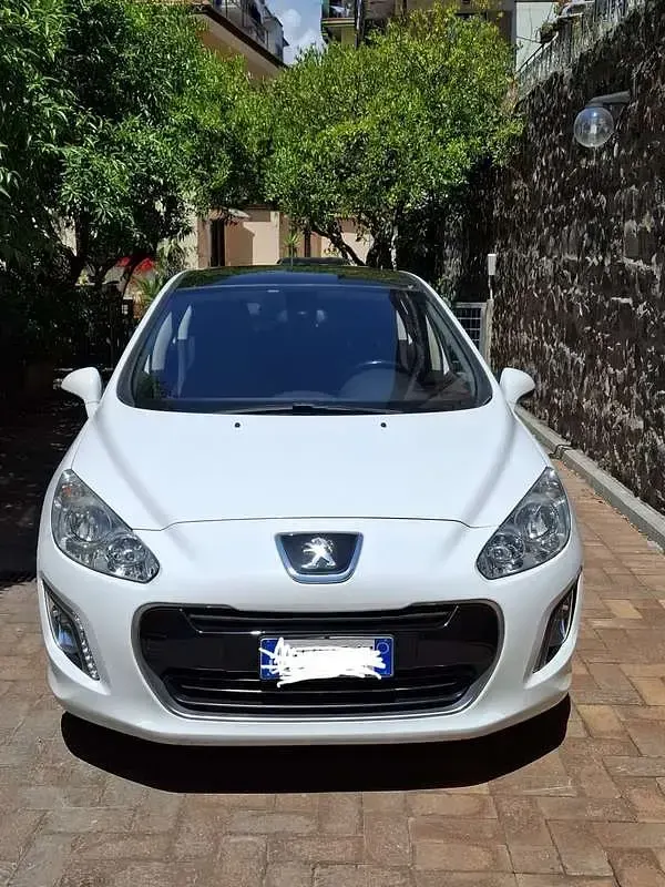 Usata Peugeot 308 116 CV (85 kW) 2013 Bianco Berlina