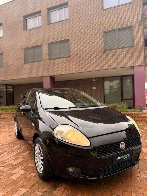 Usata Fiat Grande Punto Active 75 CV (55 kW) 2007 Nero Utilitaria