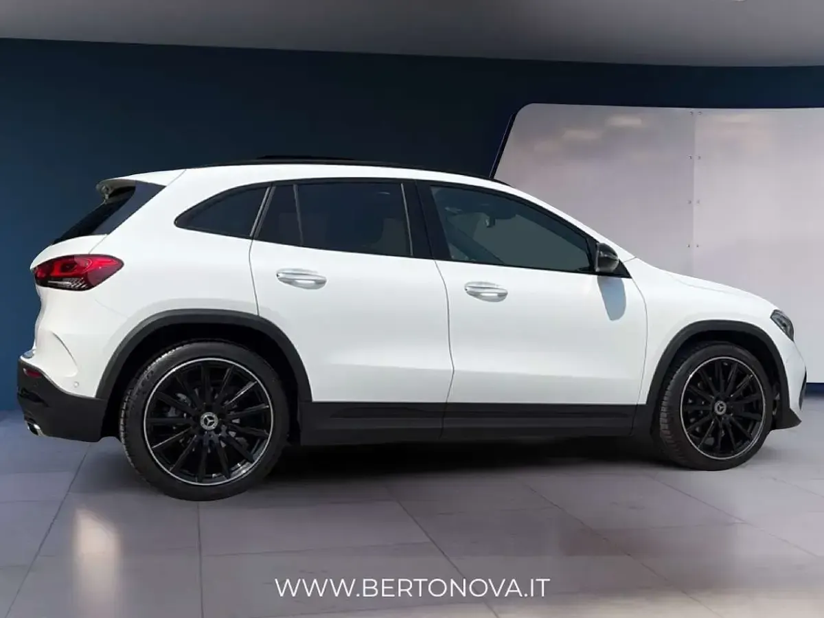 Usata Mercedes GLA200 AMG line 150 CV (110 kW) 2022 Bianco SUV