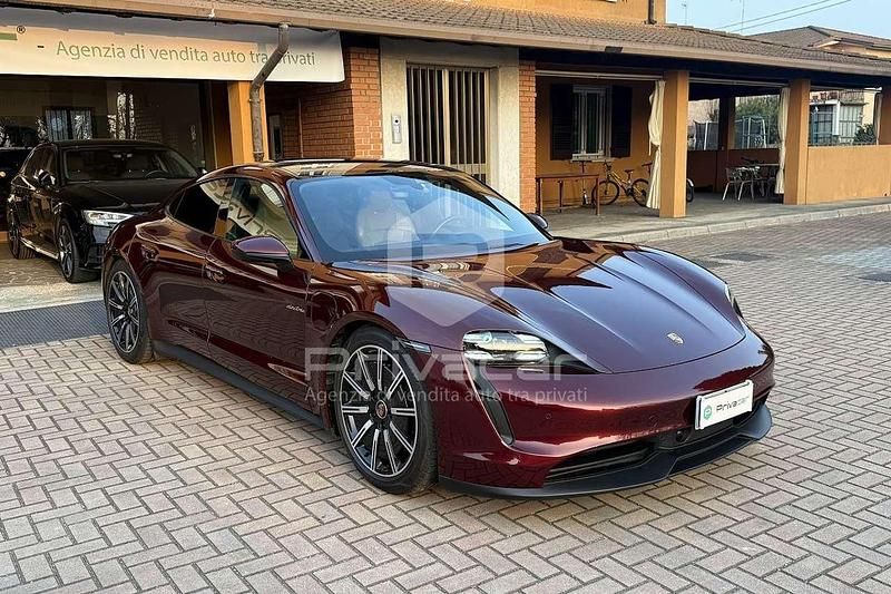 Usata Porsche Taycan 119 kW (163 CV) 2021 Rosso Utilitaria