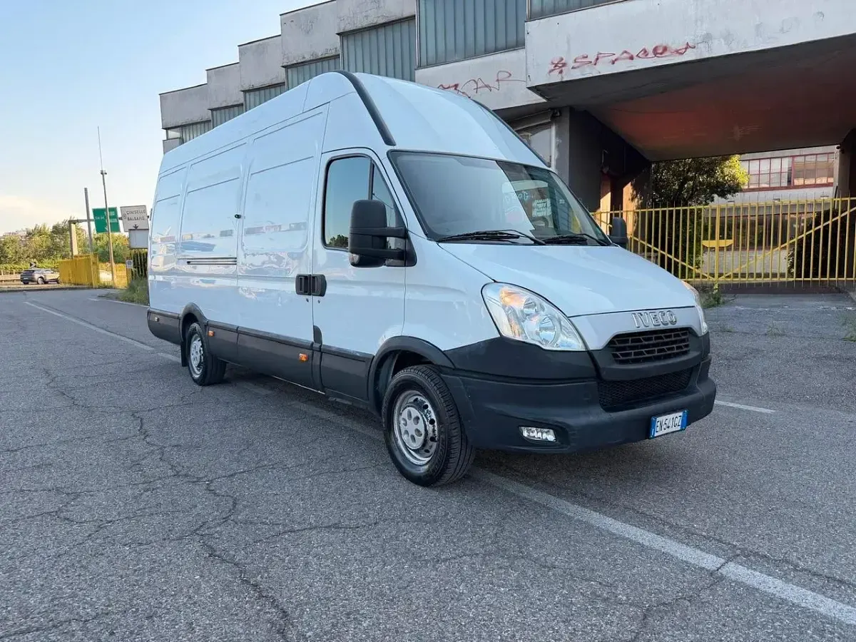 Usata Iveco Daily 145 CV (106 kW) 2012 Bianco