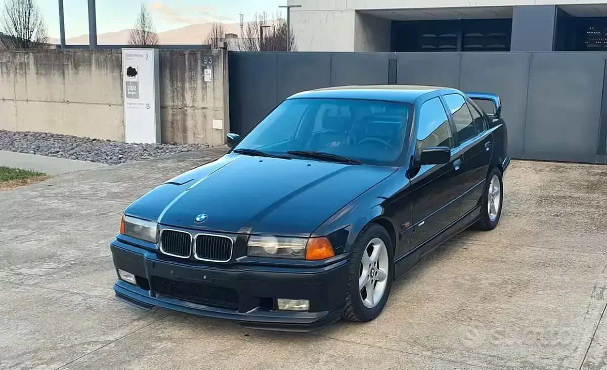 Usata BMW 318 Efficient Dynamics 140 CV (102 kW) 1994 Berlina