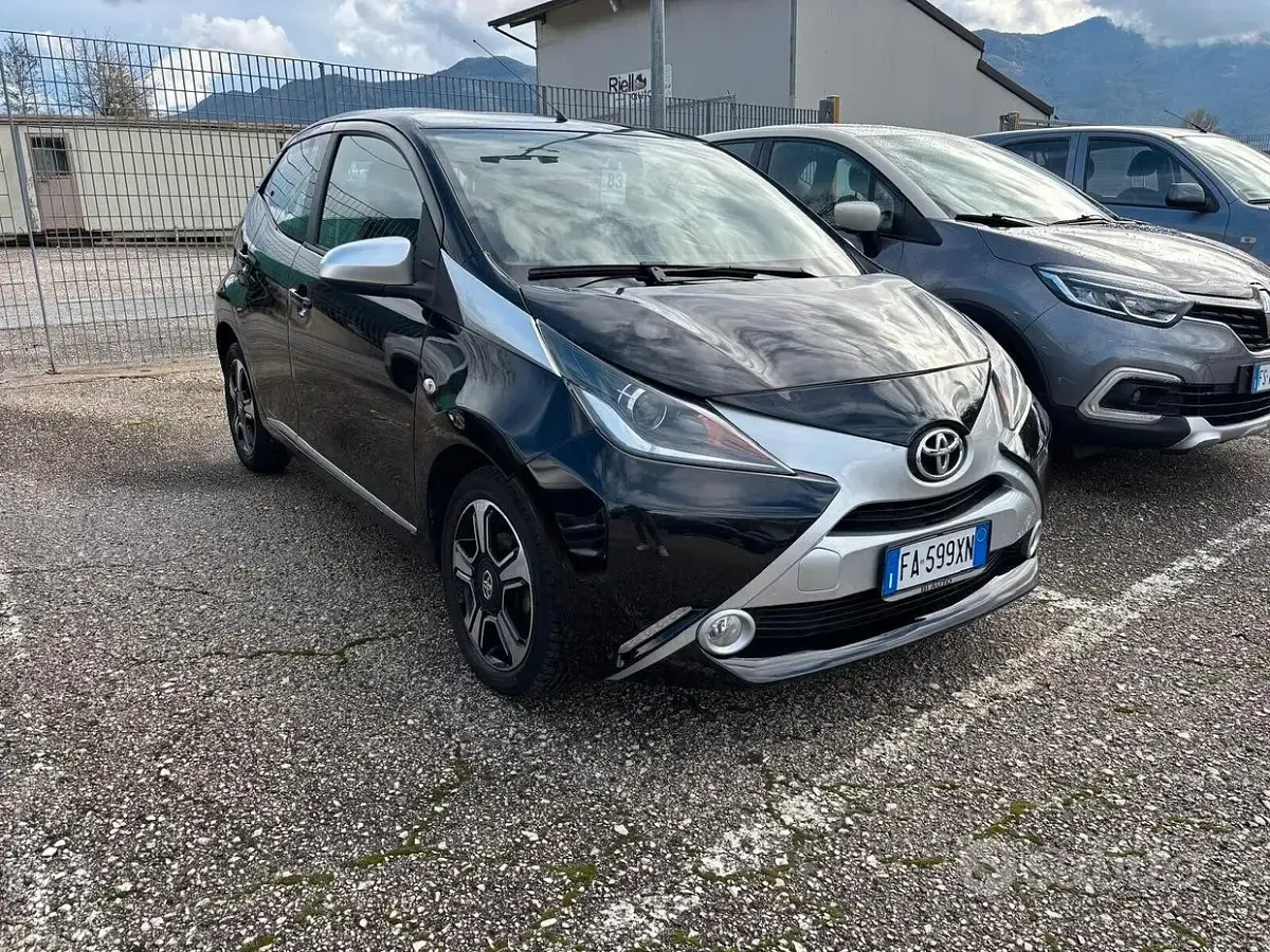 Usata Toyota Aygo Cool 69 CV (50 kW) 2015 Grigio Utilitaria