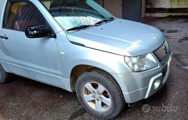 Usata Suzuki Grand Vitara 106 CV (77 kW) 2008 Grigio SUV