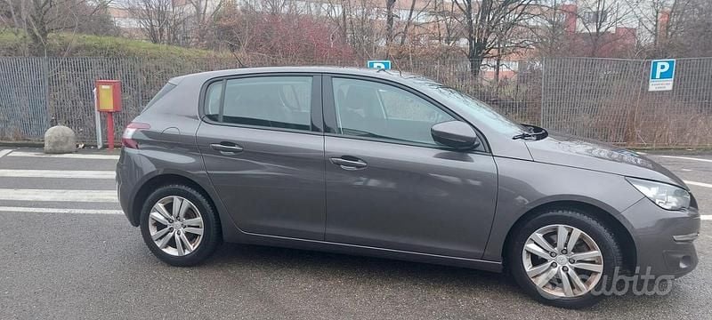 Usata Peugeot 308 120 CV (88 kW) 2015 Grigio Berlina