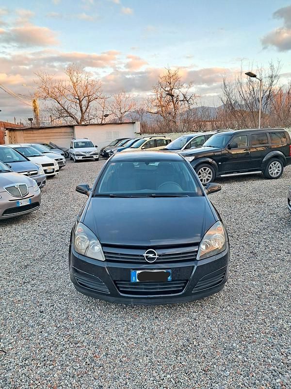 Usata Opel Astra 101 CV (74 kW) 2005 Nero Berlina