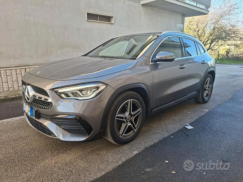 Grigio Usata 2021 Mercedes GLA200 AMG Line Premium SUV | 30.500 € (Super prezzo) - Immagine 1/4
