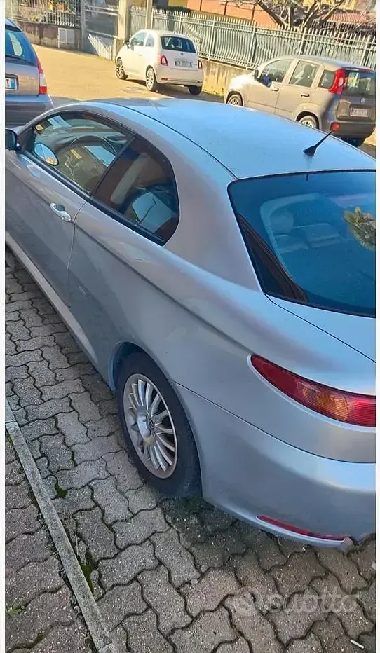 Usata Alfa Romeo GT 150 CV (110 kW) 2004 Grigio Coupé