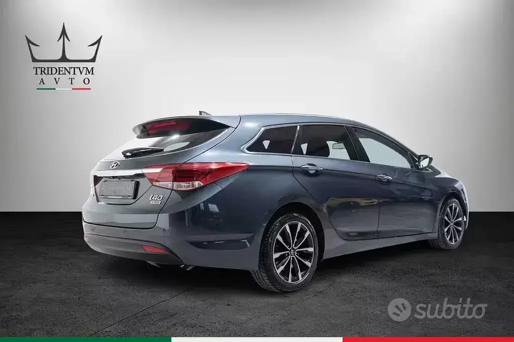 Usata Hyundai i40 141 CV (103 kW) 2016 Grigio Station wagon