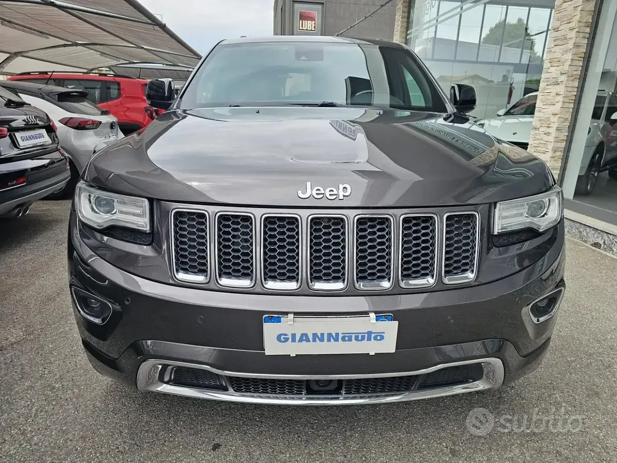 Usata Jeep Grand Cherokee Overland 250 CV (183 kW) 2015 Grigio SUV