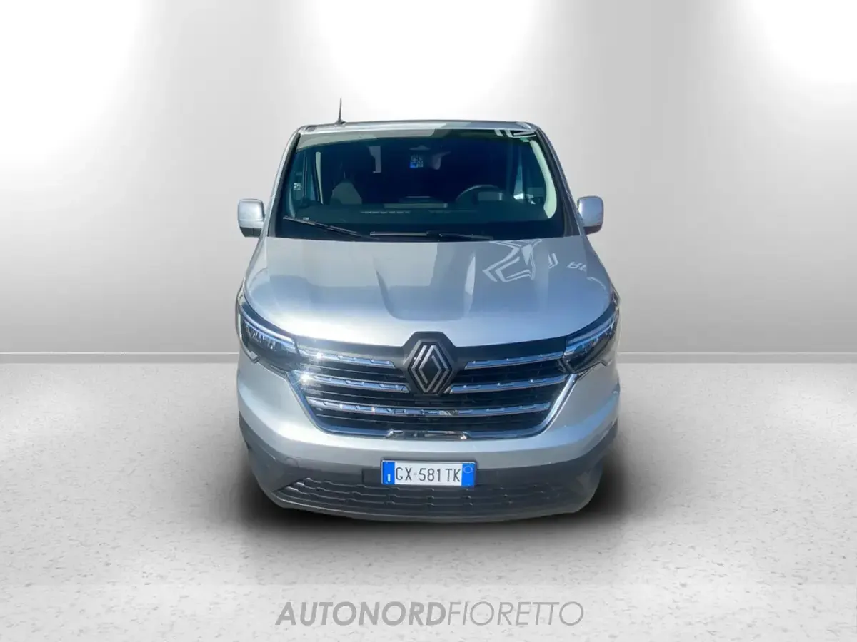 Usata Renault Trafic 150 CV (110 kW) 2024 Grigio Monovolume