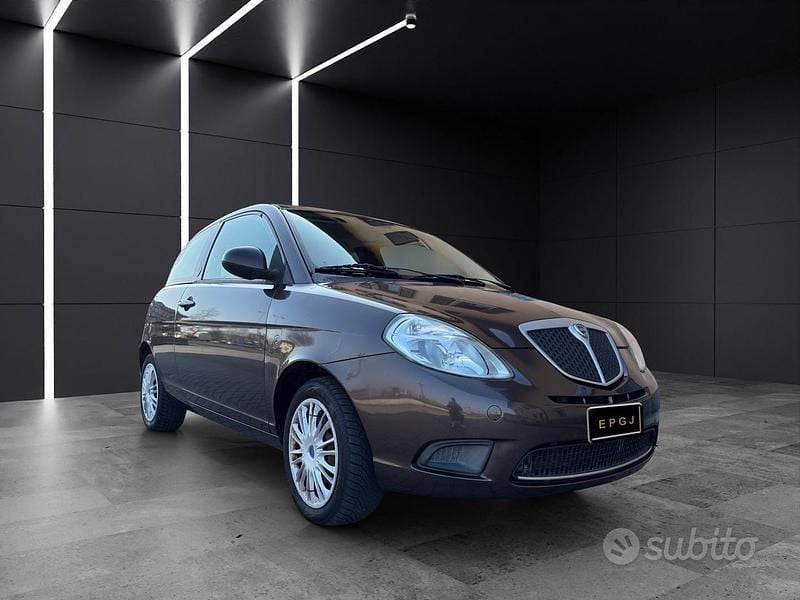 Usata Lancia Ypsilon 60 CV (44 kW) 2010 Marrone Utilitaria