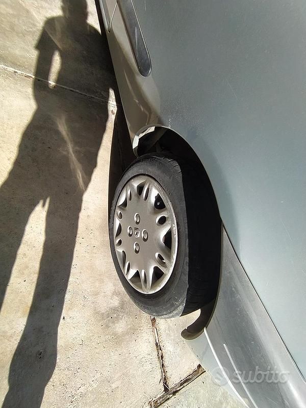 Usata Renault Clio II 2000 Grigio