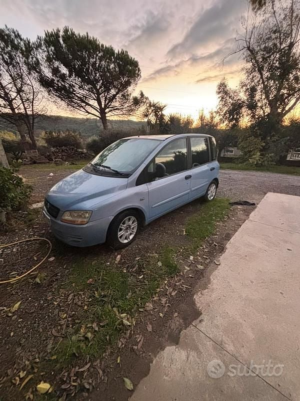 Usata Fiat Multipla 120 CV (88 kW) 2005 Blu Monovolume