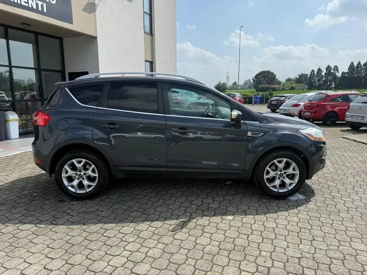 Usata Ford Kuga Titanium 140 CV (102 kW) 2012 Grigio SUV