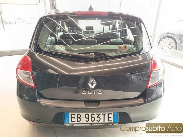 Usata Renault Clio II 75 CV (55 kW) 2010 Nero Berlina