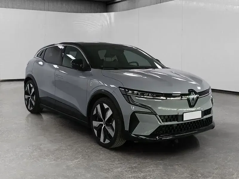 Usata Renault Megane E-Tech Evolution 159 kW (217 CV) 2023 Argento Berlina