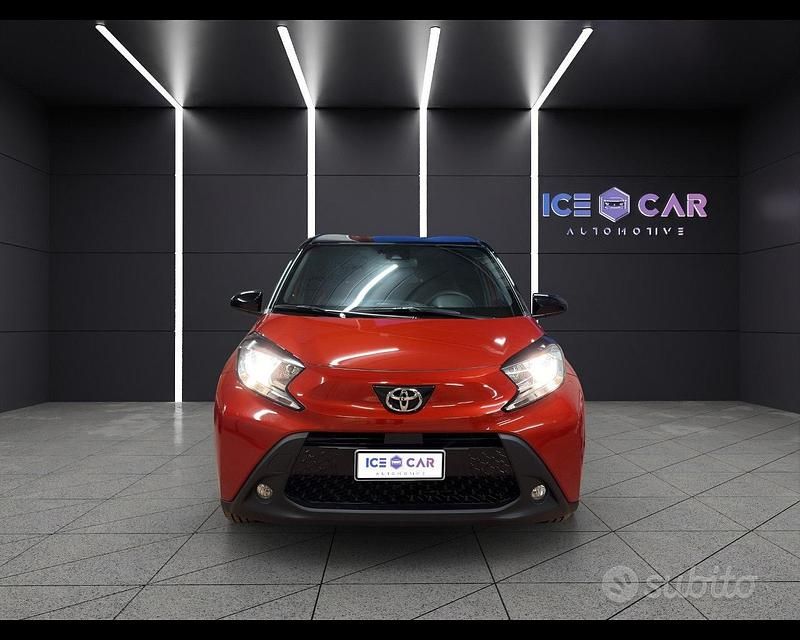 Usata Toyota Aygo X Trend 72 CV (52 kW) 2025 Rosso SUV