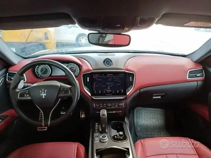 Usata Maserati Ghibli 350 CV (257 kW) 2022 Nero Berlina