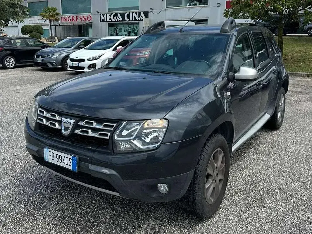 Usata Dacia Duster Prestige 109 CV (80 kW) 2016 Grigio SUV