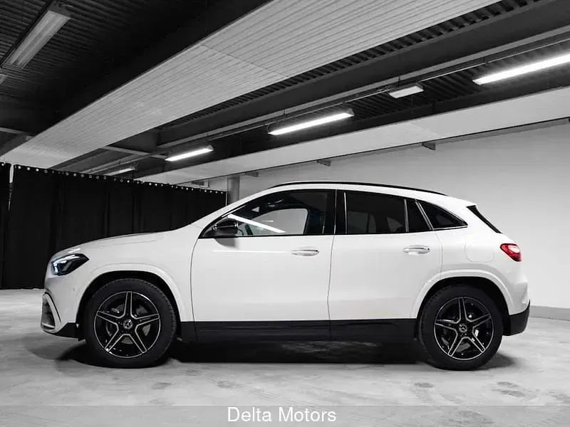 Nuova Mercedes GLA180 AMG line 99 CV (72 kW) 2026 Nero SUV