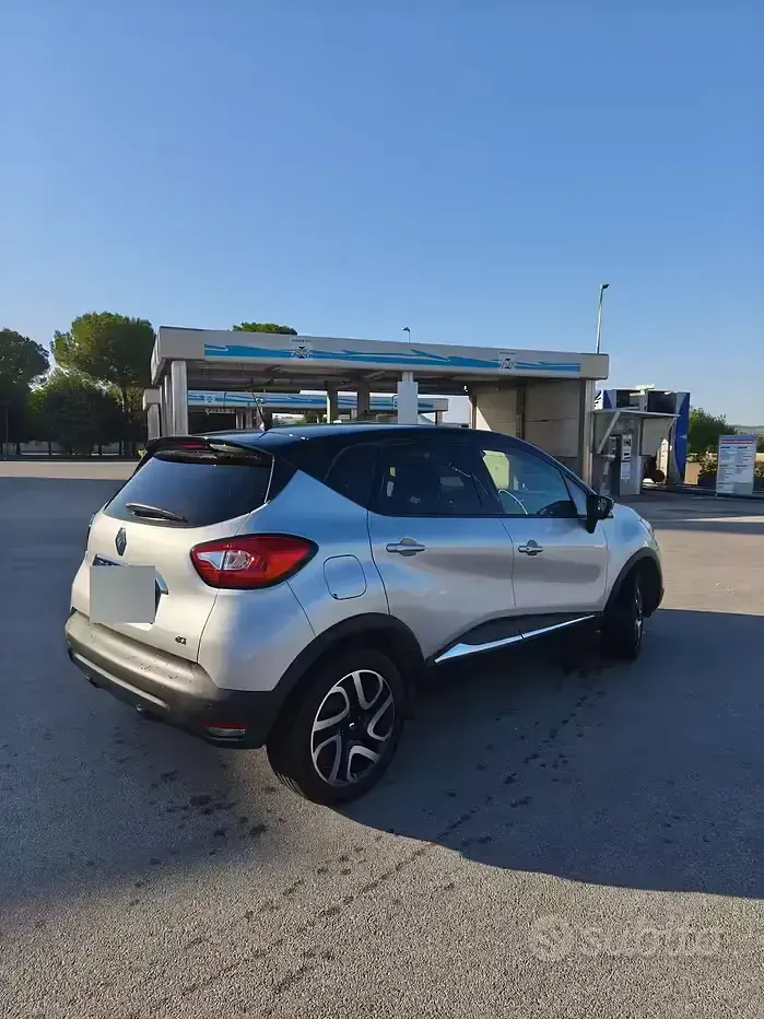 Usata Renault Captur 90 CV (66 kW) 2016 Grigio SUV