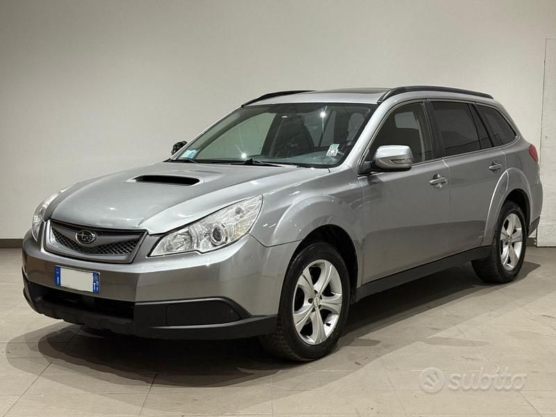 Usata Subaru Outback 150 CV (110 kW) 2010 Grigio Station wagon