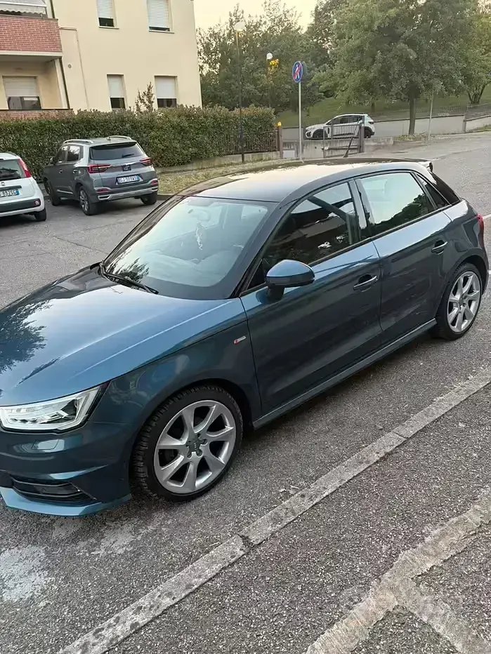 Usata Audi A1 Sportback Admired 95 CV (69 kW) 2016 Blu Utilitaria