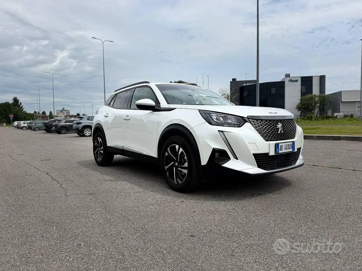 Usata Peugeot 2008 Allure 131 CV (96 kW) 2021 Bianco SUV