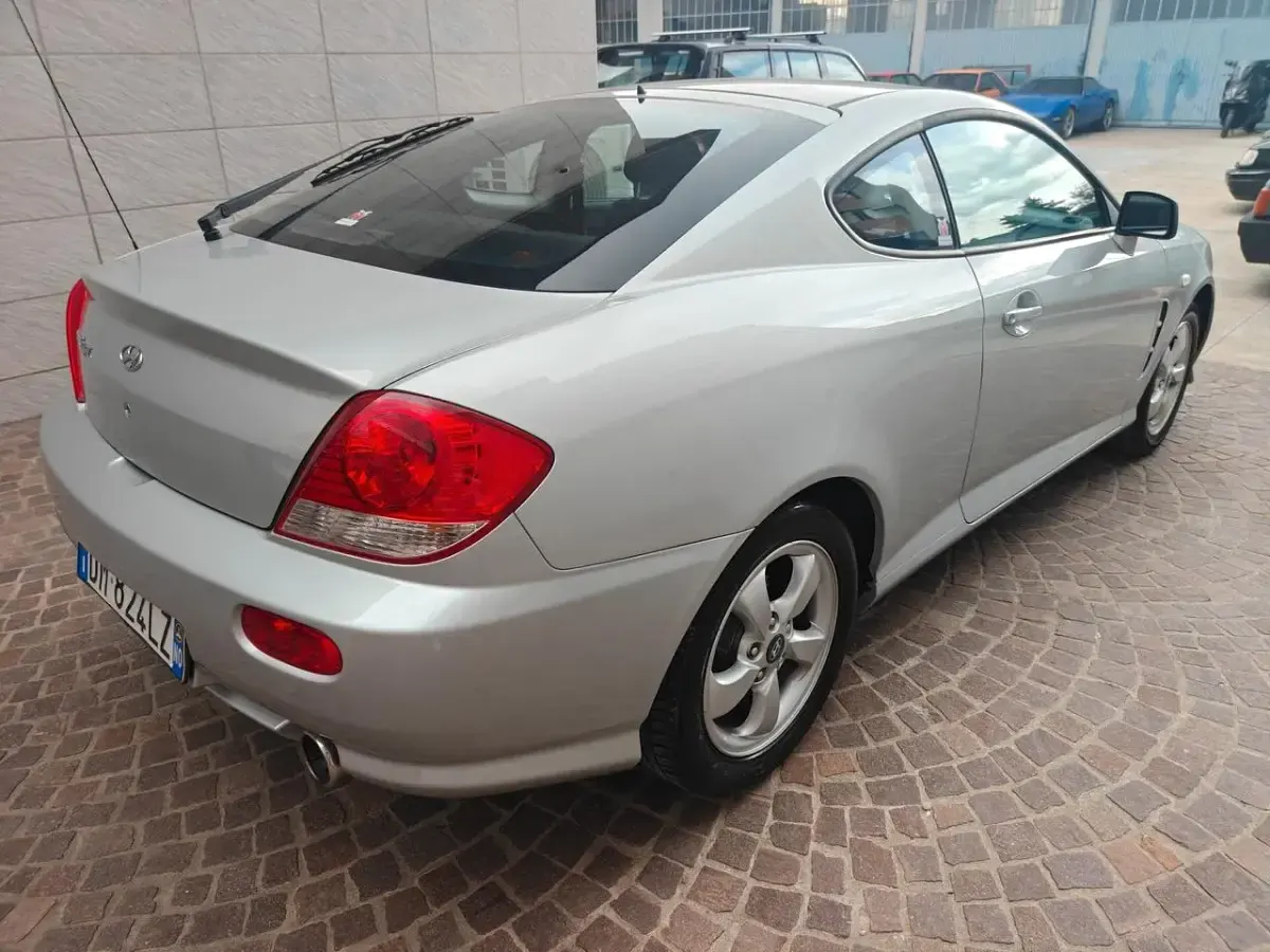 Usata Hyundai Coupé 105 CV (77 kW) 2008 Argento Coupé