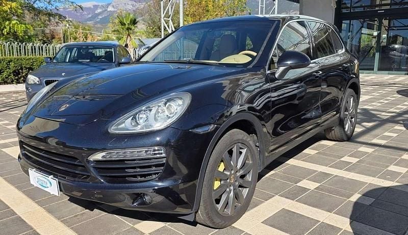 Usata Porsche Cayenne 245 CV (180 kW) 2012 Nero SUV