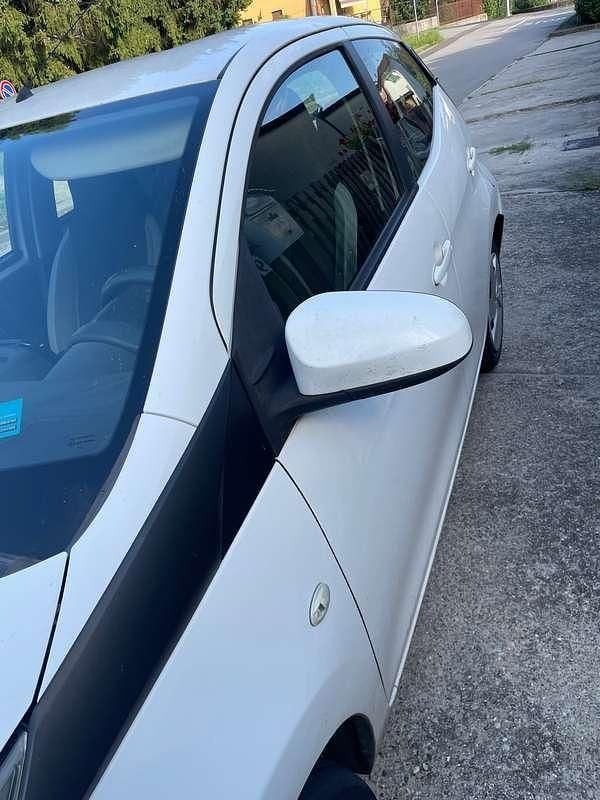 Usata Toyota Aygo Edition 68 CV (50 kW) 2015 Bianco Utilitaria