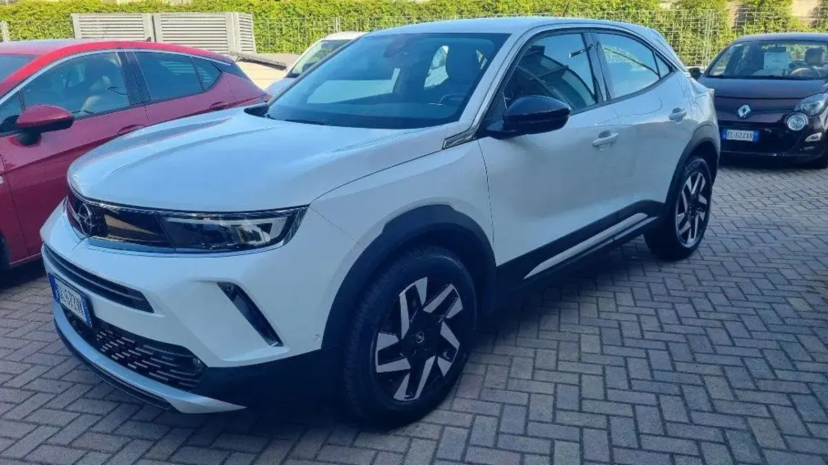 Usata Opel Mokka Elegance 110 CV (80 kW) 2023 Bianco SUV