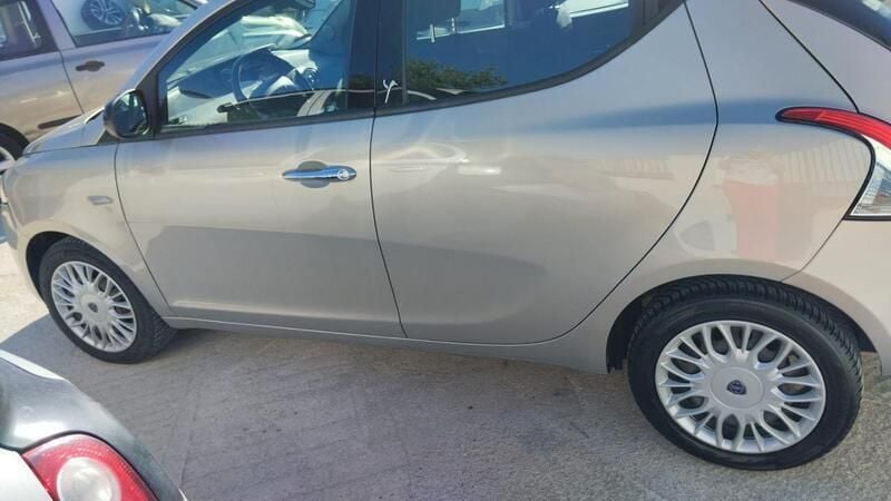 Usata Lancia Ypsilon Silver 95 CV (69 kW) 2011 Grigio Utilitaria