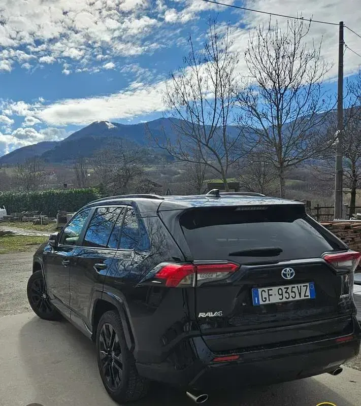 Usata Toyota RAV4 Hybrid Edition 178 CV (130 kW) 2021 Nero SUV