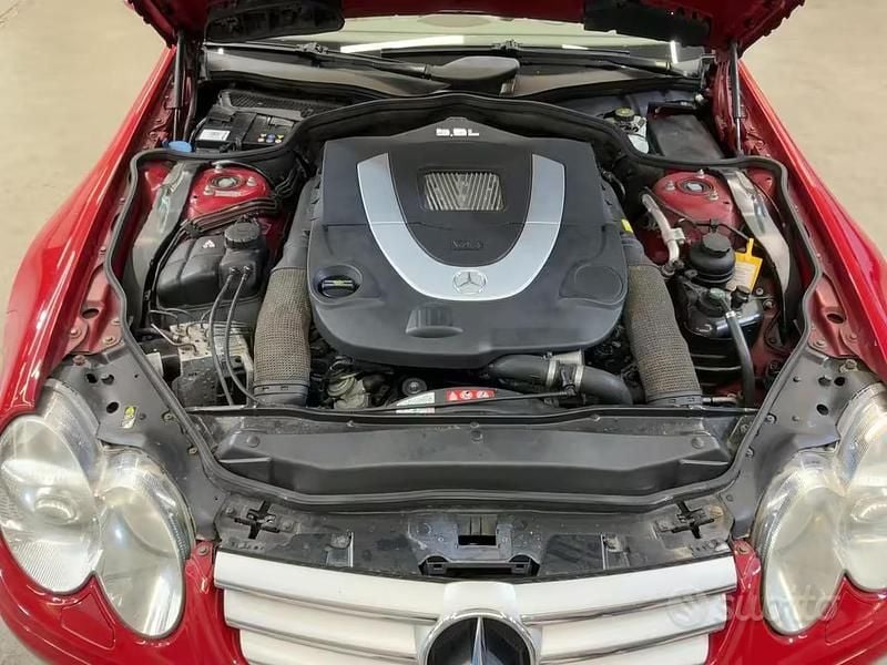 Usata Mercedes SL500 387 CV (284 kW) 2006 Rosso Cabrio