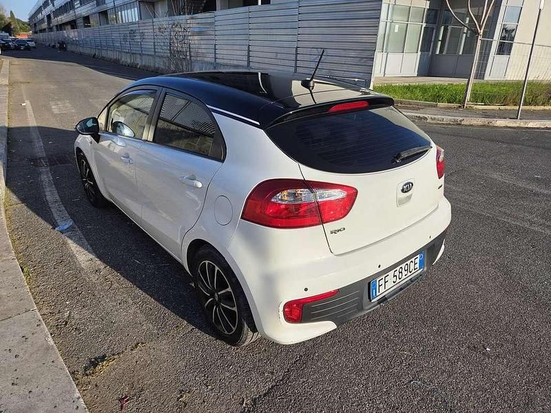 Usata Kia Rio 75 CV (55 kW) 2016 Utilitaria