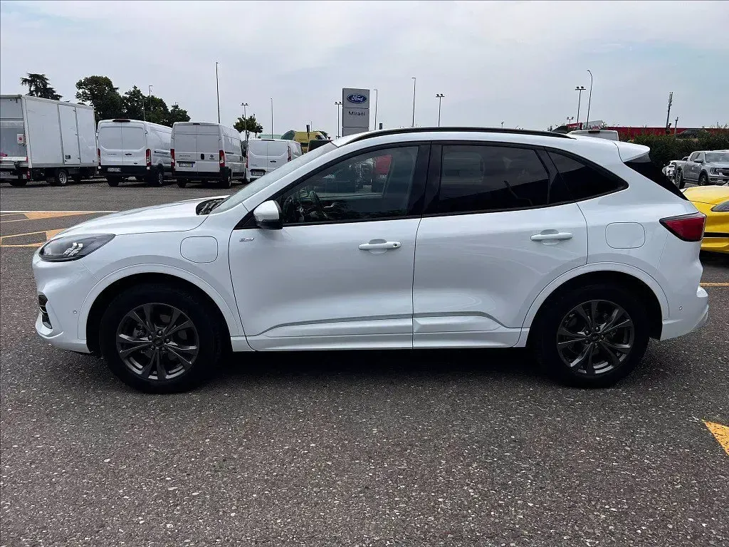 Usata Ford Kuga ST-Line 225 CV (165 kW) 2023 Bianco frozen SUV