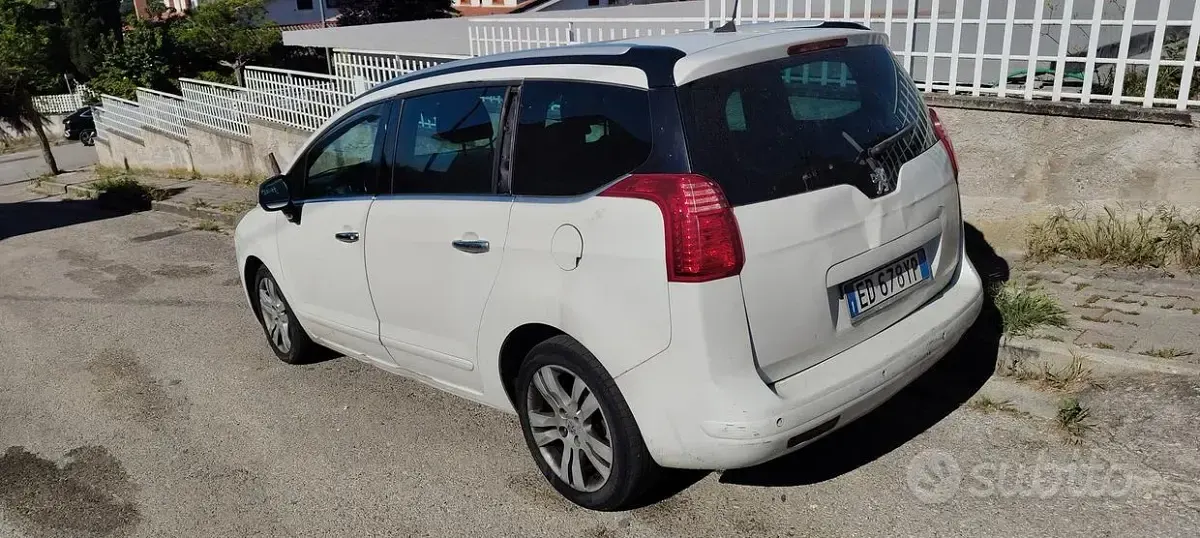 Occasion Peugeot 5008 109 ch (80 kW) 2010 Blanc Monospace