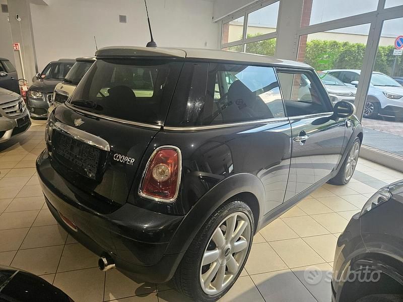 Usado Mini Cooper Pepper 120 HP (88 kW) 2008 Preto Citadino