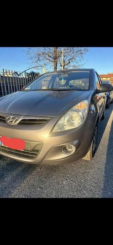 Usata Hyundai i20 67 CV (49 kW) 2011 Grigio Utilitaria