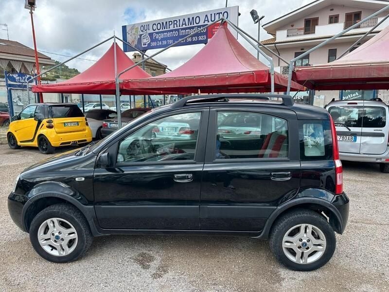 Usata Fiat Panda 4x4 Cross 75 CV (55 kW) 2008 Nero Utilitaria
