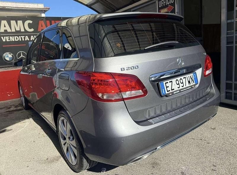 Usata Mercedes B200 136 CV (100 kW) 2015 Grigio Monovolume